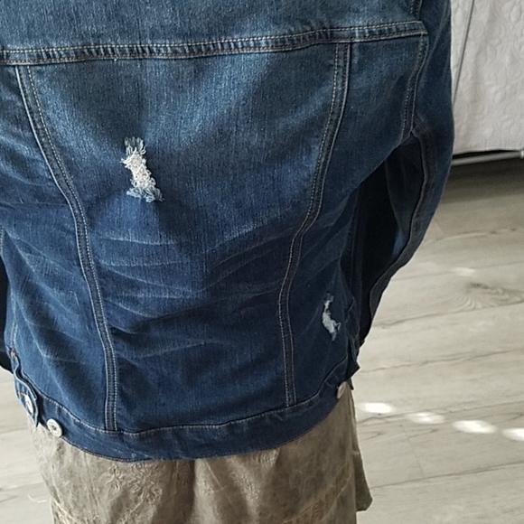 Jean jacket - Picture 3 of 4